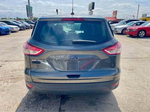 2016 Ford Escape S
