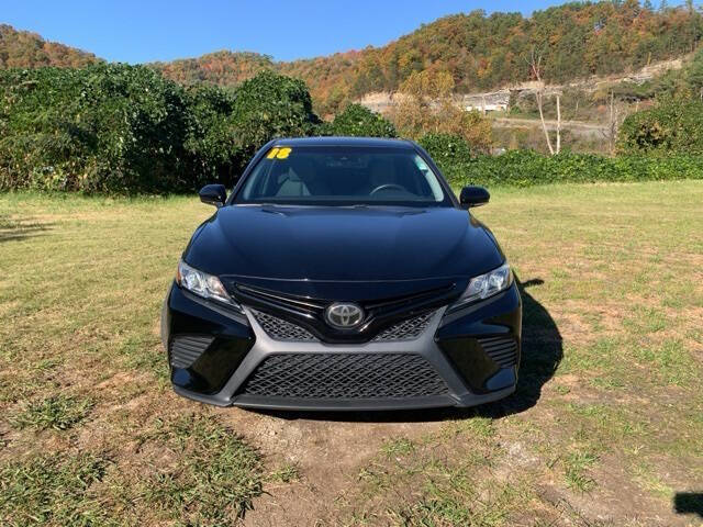 Used 2018 Toyota Camry SE with VIN 4T1B11HK9JU566438 for sale in Hazard, KY