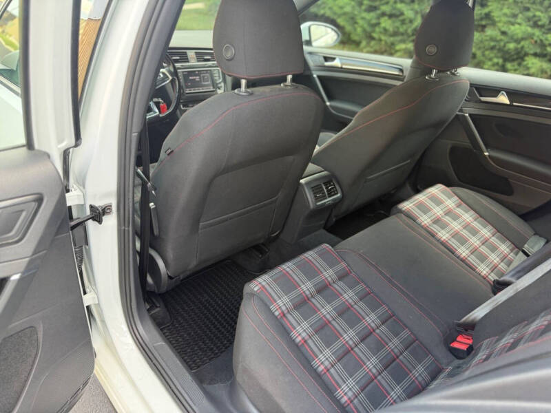 2017 Volkswagen Golf GTI S