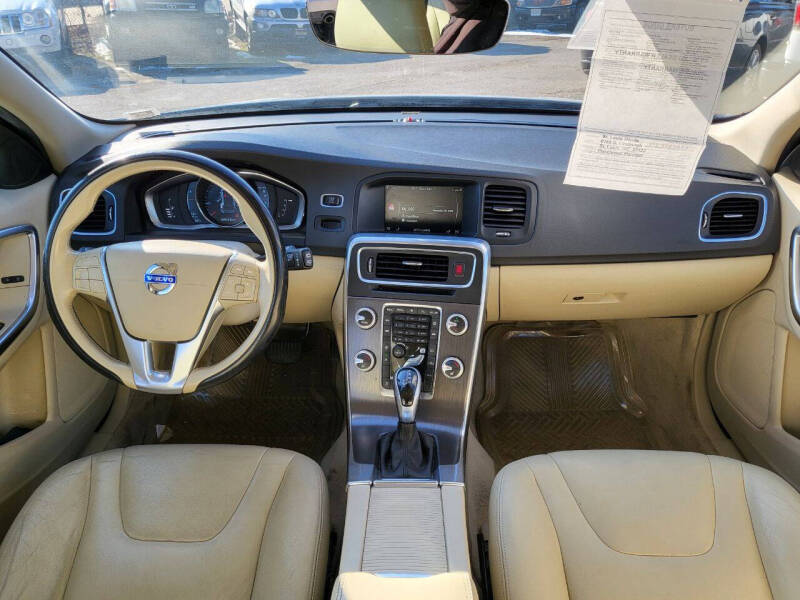 2016 Volvo V60 T5 Drive-E Premier