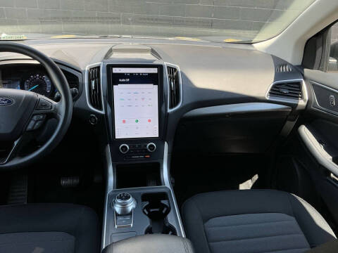 2023 Ford Edge SE