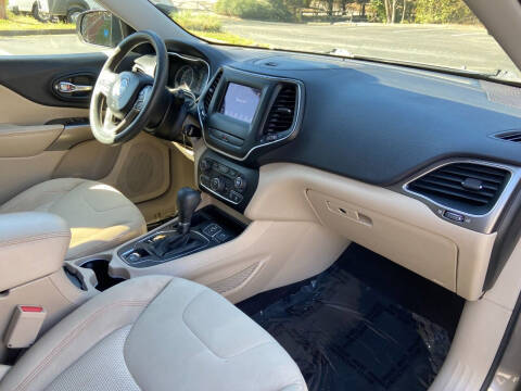 2019 Jeep Cherokee Latitude