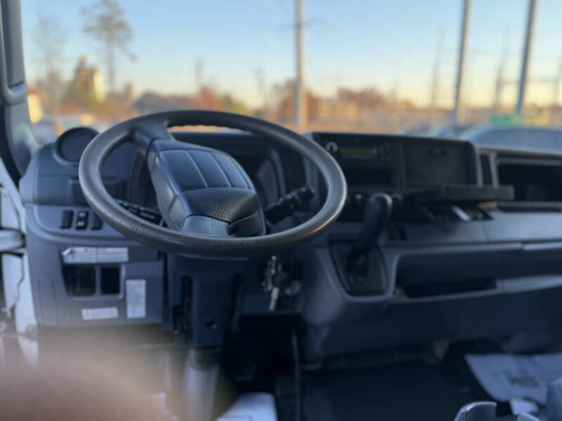 2012 Mitsubishi Fuso FE180