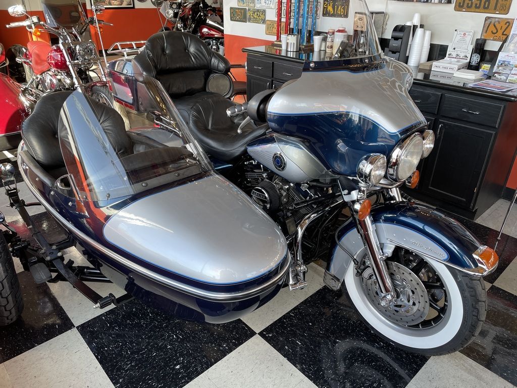 2001 Harley-Davidson® FLHTCI - Electra Glide® C 28