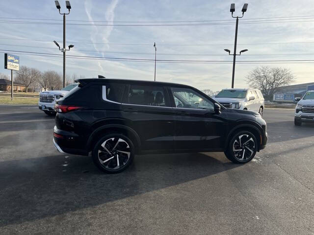 2023 Mitsubishi Outlander SE