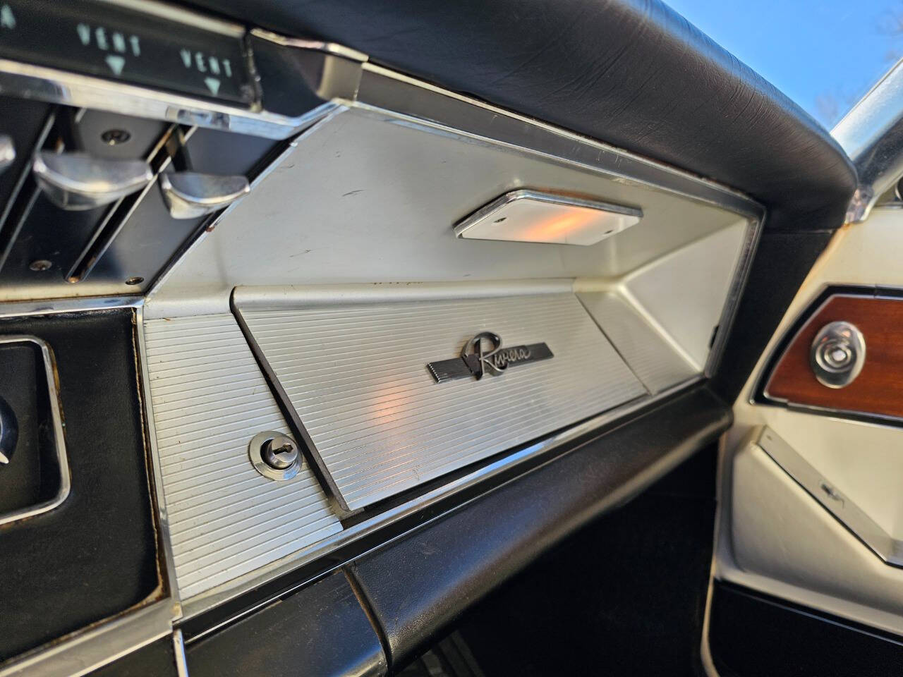 1963 Buick Riviera 189