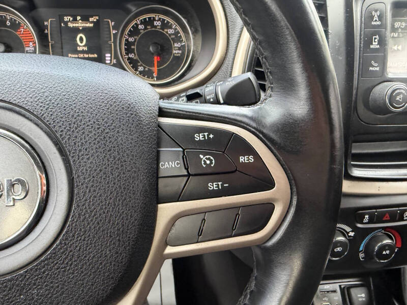 2017 Jeep Cherokee Sport Altitude