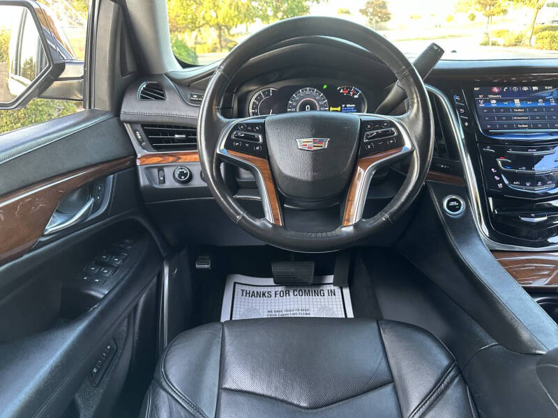 2016 Cadillac Escalade Luxury Collection