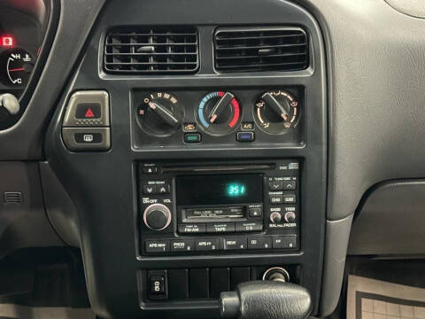 1998 Nissan Pathfinder XE