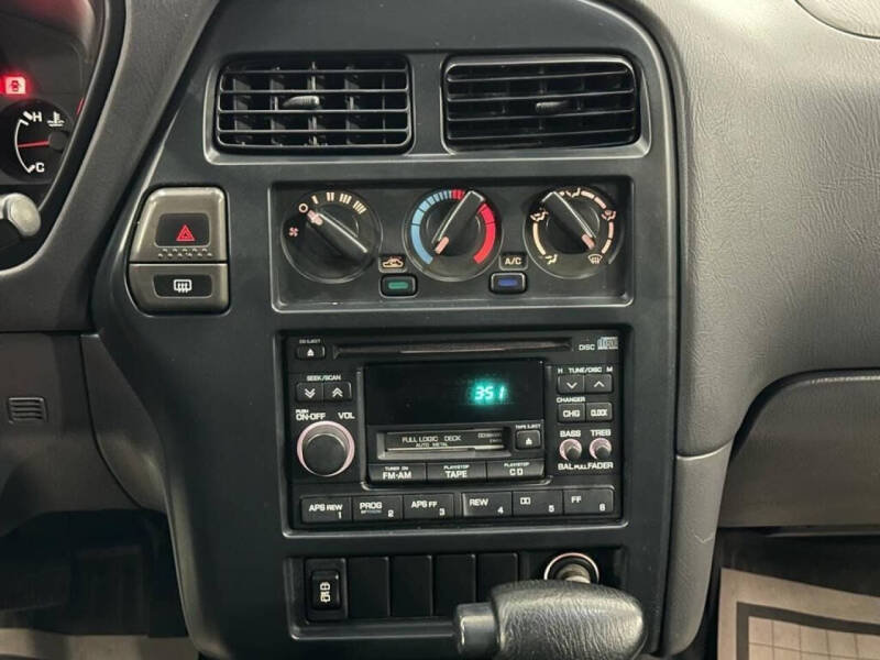 1998 Nissan Pathfinder XE