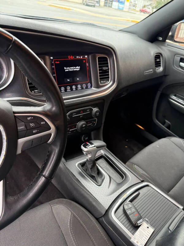 2017 Dodge Charger SXT