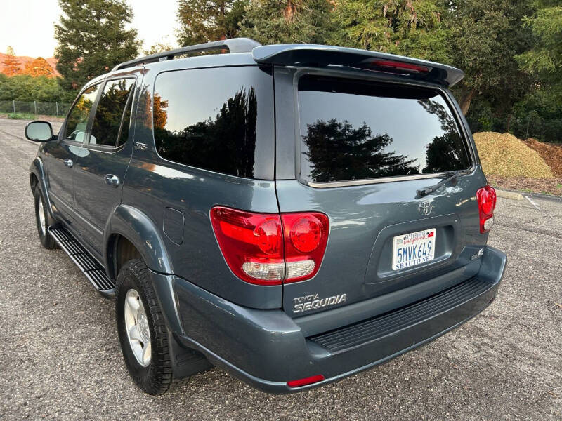 2005 Toyota Sequoia SR5