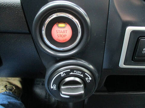 2023 Nissan Titan SV