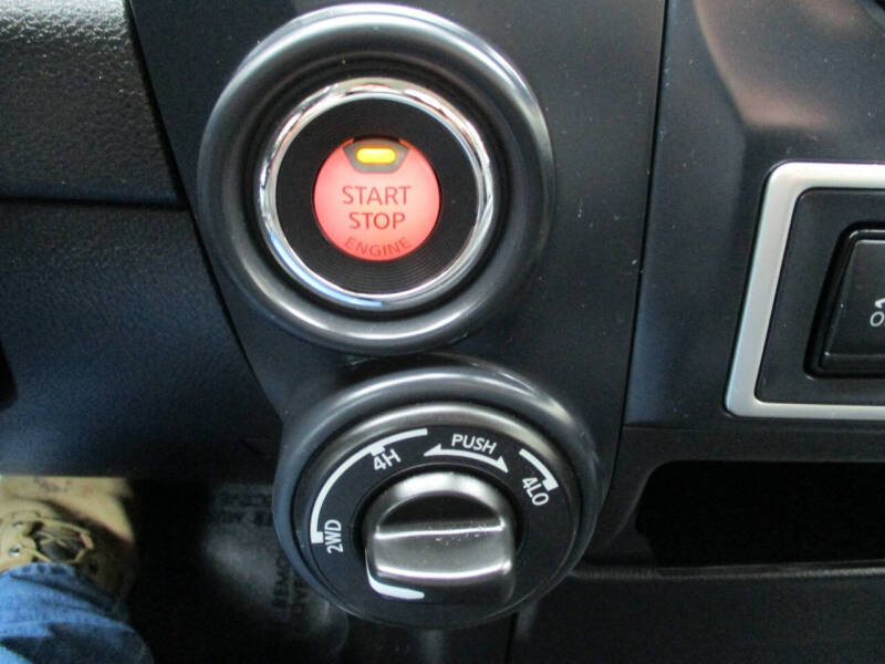 2023 Nissan Titan SV