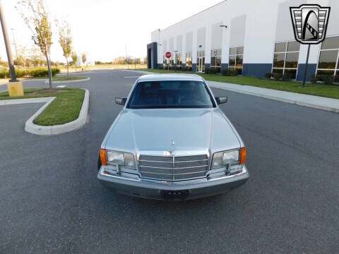 1990 Mercedes-Benz 300-Class 300 SE