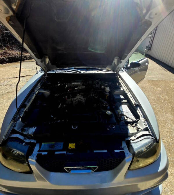 2004 Ford Mustang GT Deluxe