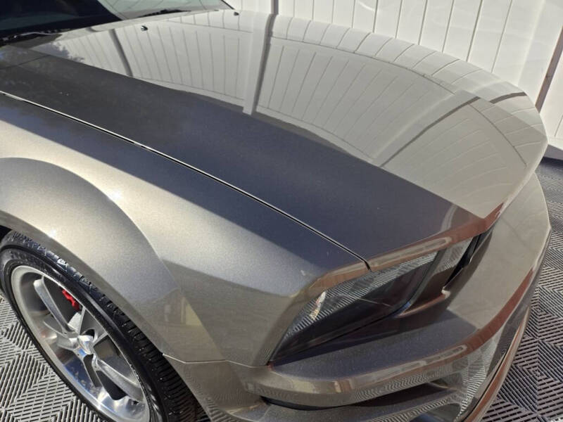 2005 Ford Mustang GT Premium