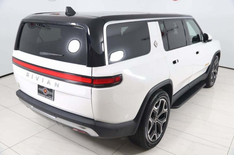 2022 Rivian R1S Launch Edition