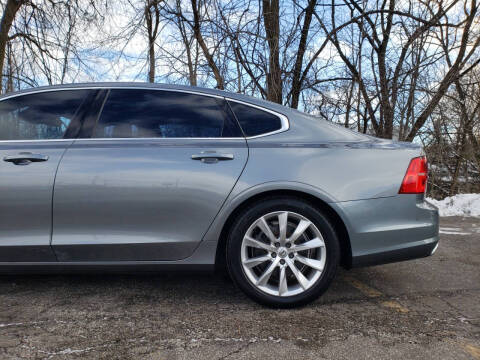 2018 Volvo S90 T6 Momentum