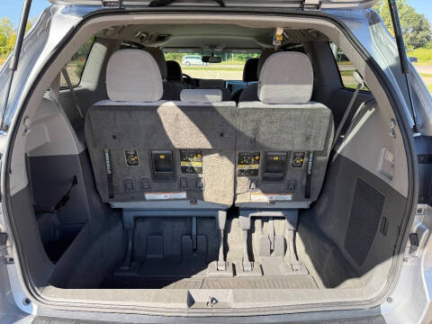 2017 Toyota Sienna LE 8-Passenger
