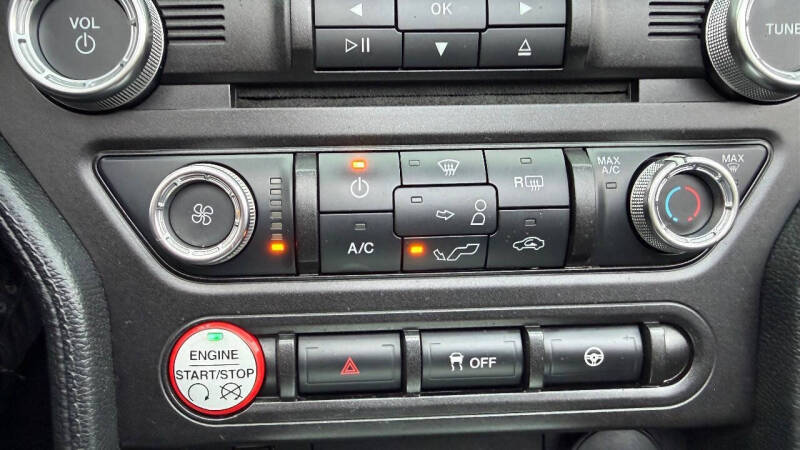 2016 Ford Mustang V6