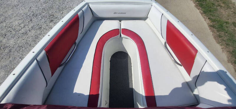 1993 Rinker V209