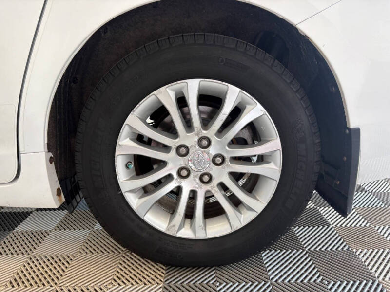 2011 Toyota Sienna XLE 8-Passenger