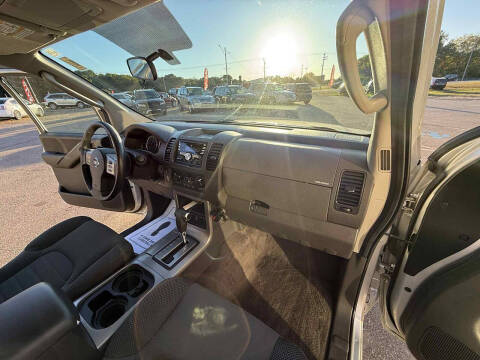 2008 Nissan Pathfinder LE