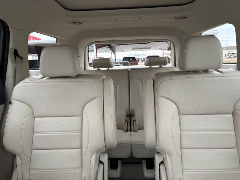 2023 GMC Acadia Denali