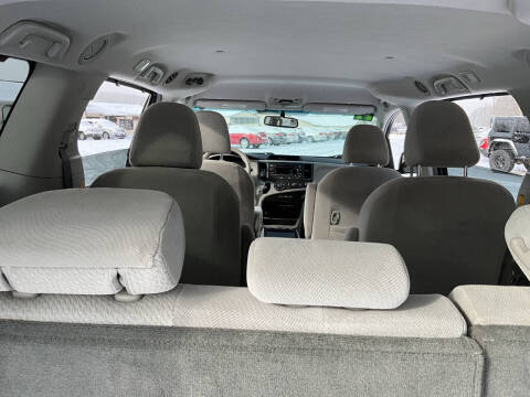 2011 Toyota Sienna LE 7-Passenger