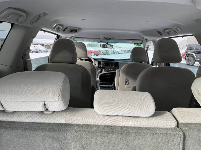 2011 Toyota Sienna LE 7-Passenger