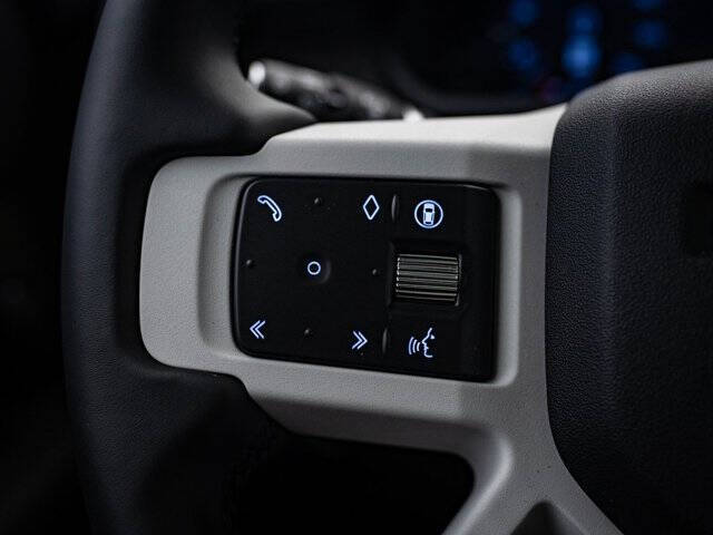 2025 Land Rover Defender 110 P500 X-Dynamic SE