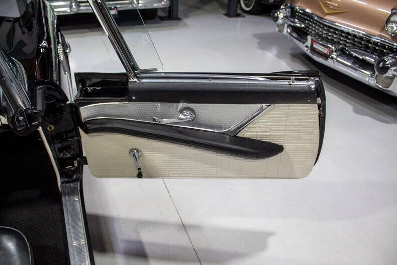 1957 Ford Thunderbird