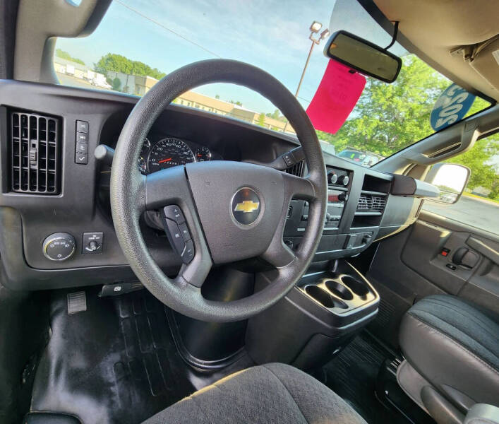 2023 Chevrolet Express 2500