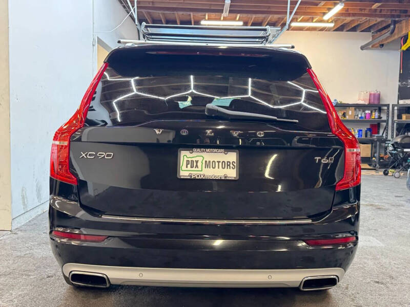 2016 Volvo XC90 T6 Momentum