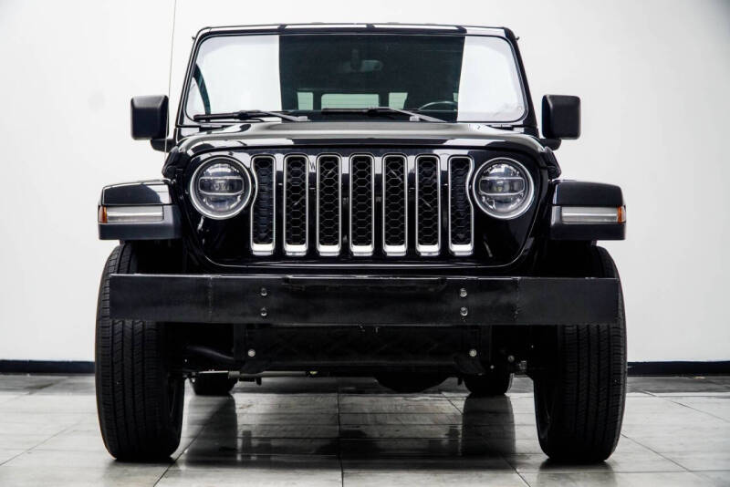 2022 Jeep Gladiator Overland