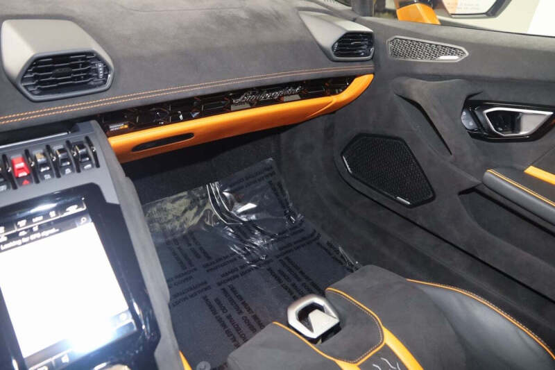 2023 Lamborghini Huracan Tecnica