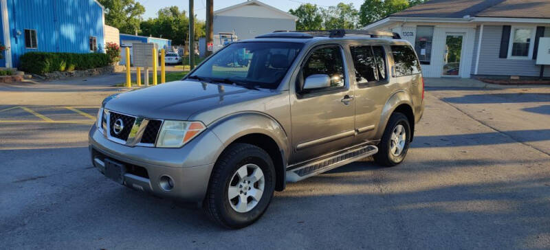 2005 Nissan Pathfinder LE