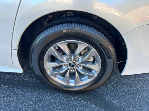 2022 Toyota Sienna XLE 8-Passenger