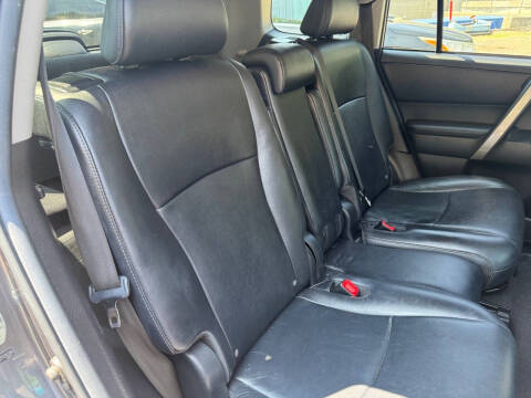 2012 Toyota Highlander SE