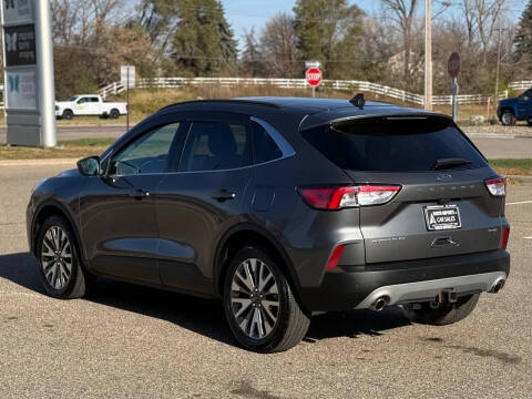2022 Ford Escape Titanium