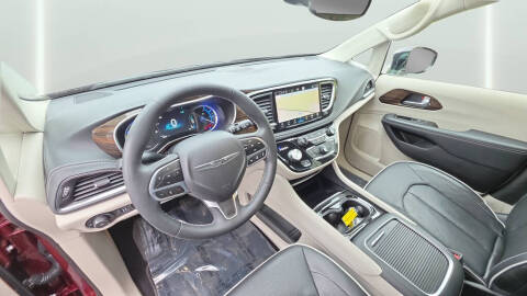 2023 Chrysler Pacifica Plug-In Hybrid Limited