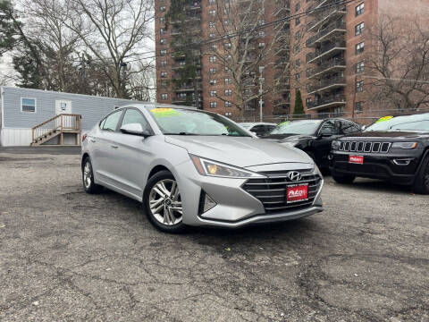 2019 Hyundai Elantra for sale at Auto Universe Inc. in Paterson NJ