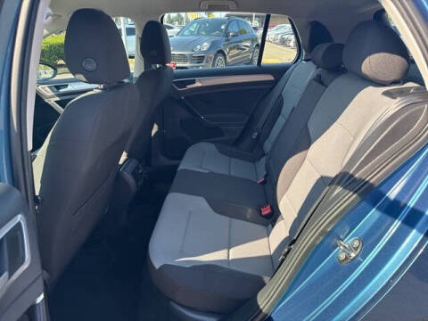 2016 Volkswagen e-Golf SE