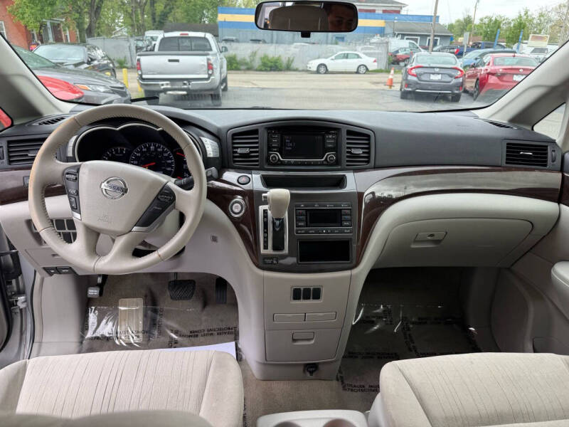 2017 Nissan Quest SV