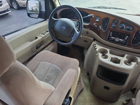 2003 Ford E-Series E-250 SD