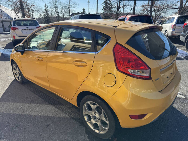 2011 Ford Fiesta SES