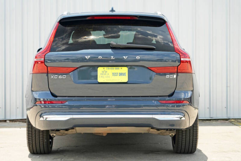 2023 Volvo XC60 B5 Ultimate Bright Theme