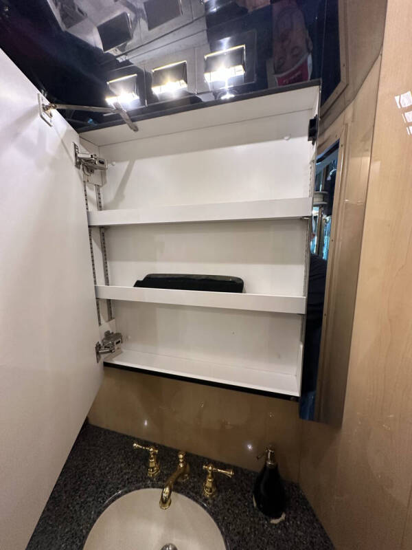 2001 Prevost Liberty