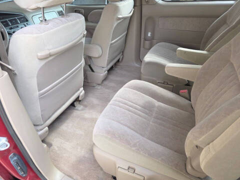 1999 Toyota Sienna LE